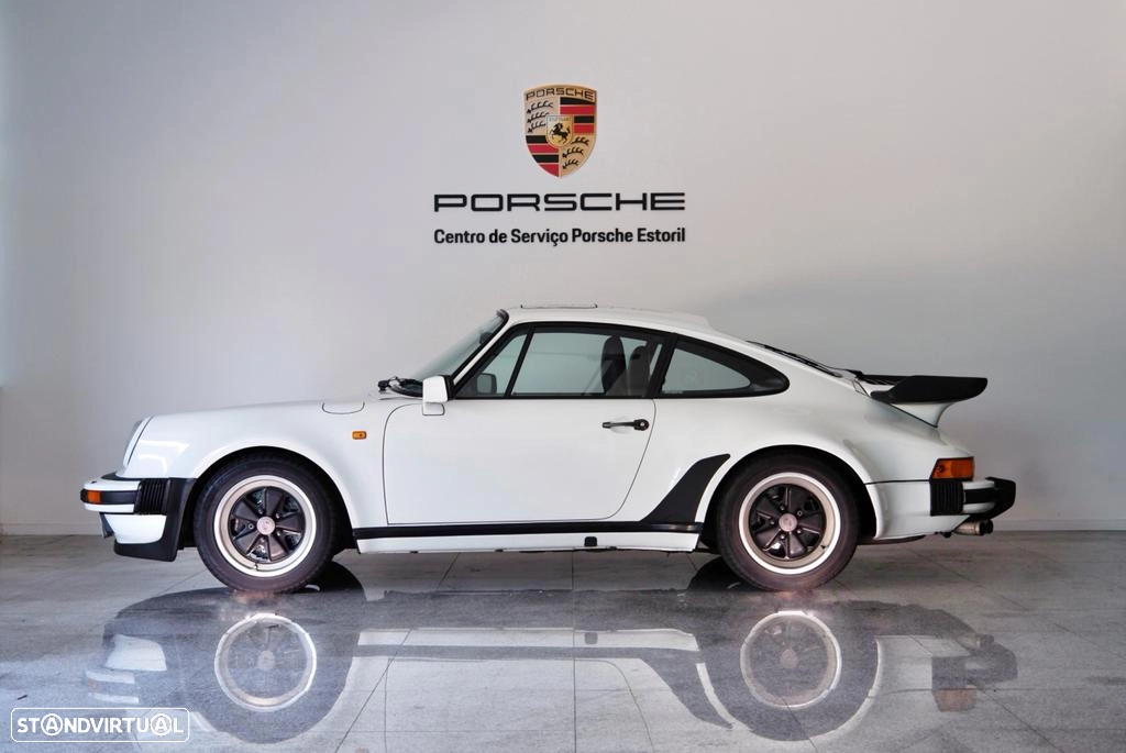 Porsche 911 Turbo Side View